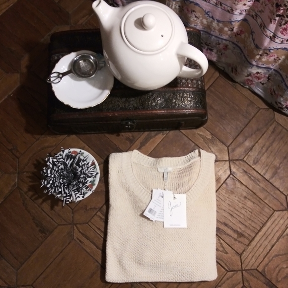 {Joie} NWT 100% Linen Sweater. It's Gorgeous! - Picture 2 of 6